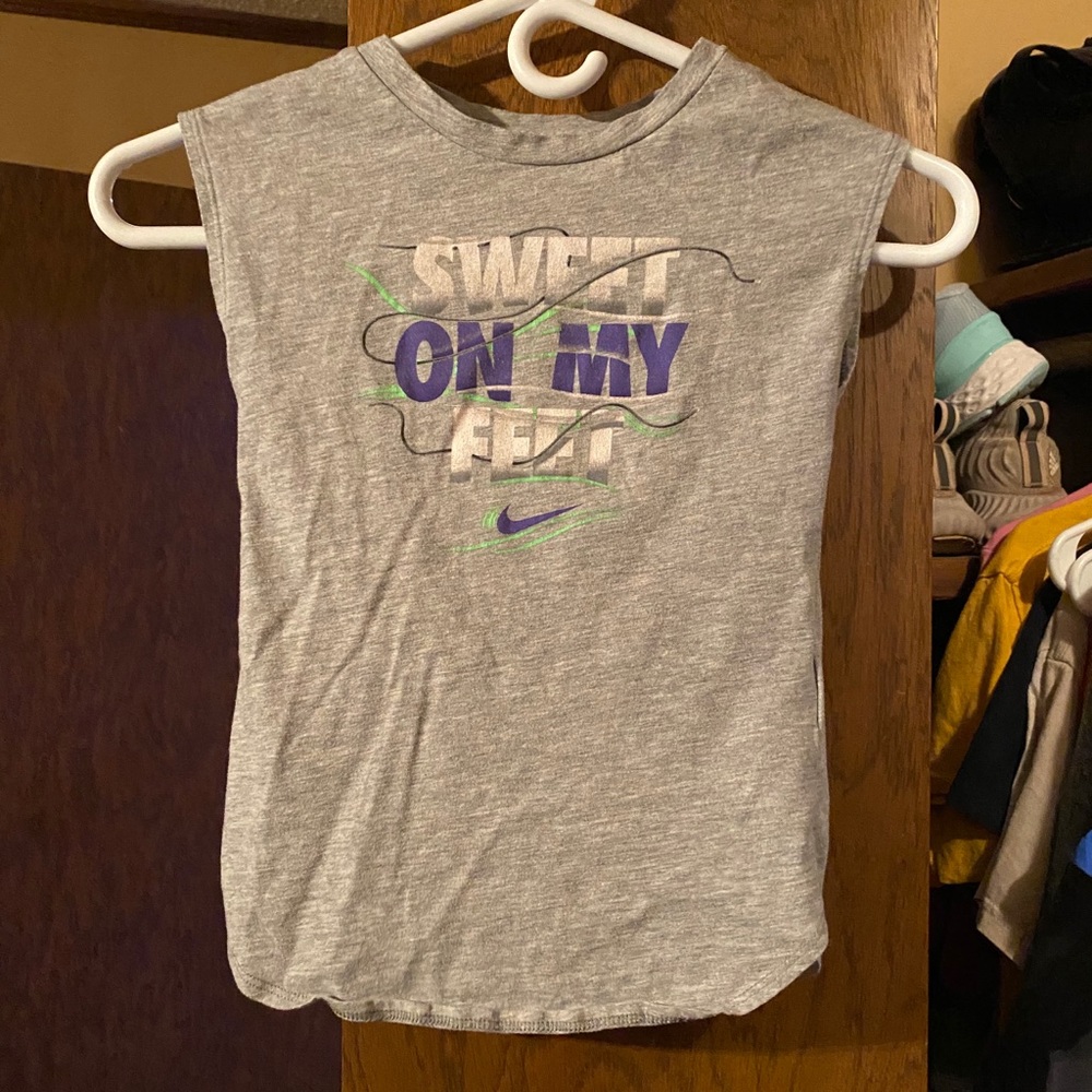 Girls Nike Tee